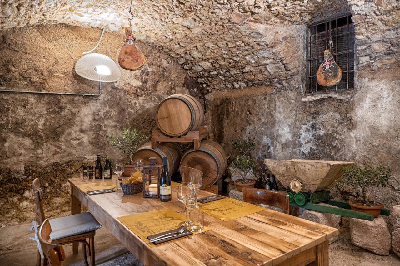 Locanda Dell'Oleificio Mezzane di Sotto Esterno foto